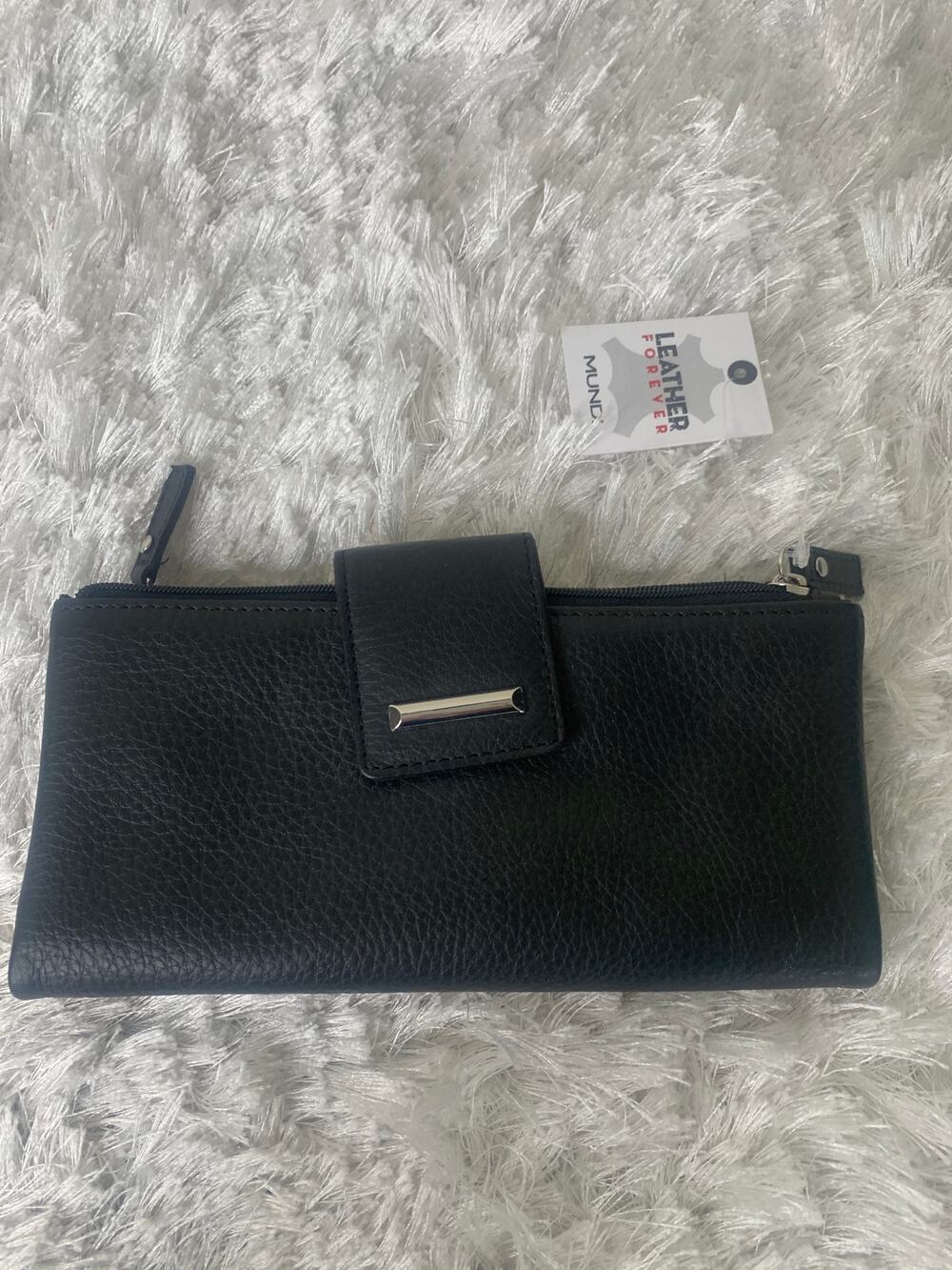 MUNDI Black Leather Wallet NWT Card Slots Zip Closure 7.5 x 3.5"